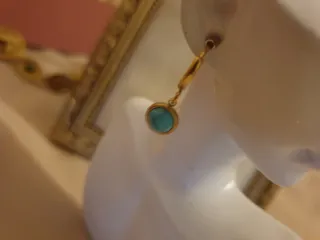 Pendientes dorados con turquesa y collar