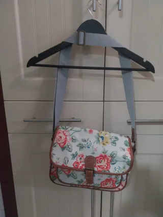 Bolso de hombro con estampado floral