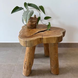 Mesa auxiliar de teca de plantación