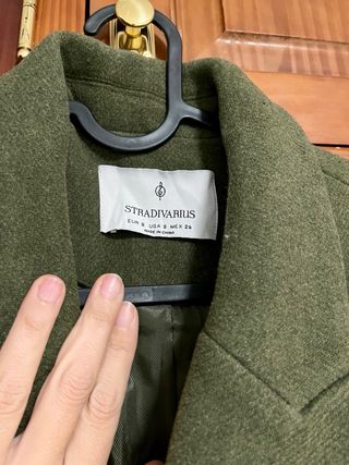 Abrigo paño Stradivarius verde M
