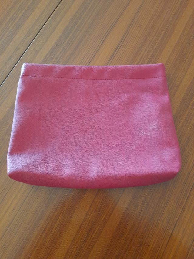 Beauty case fucsia Phyto Paris, nuovo, mai usato.