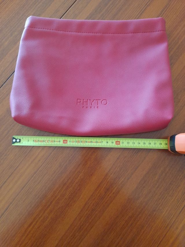 Beauty case fucsia Phyto Paris, nuovo, mai usato.