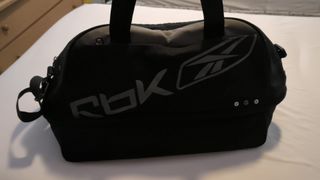Bolsa de deporte Reebok negra y gris