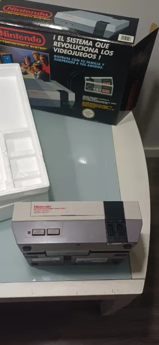 Nintendo NES con juegos y 4 mandos 