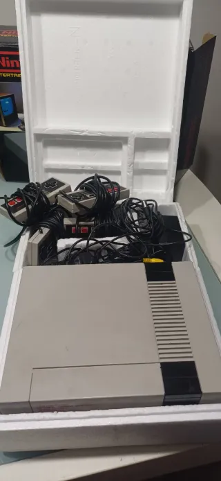 Nintendo NES con juegos y 4 mandos 