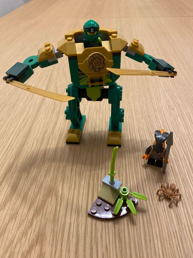 Lego Ninjago Mech Verde y Dorado