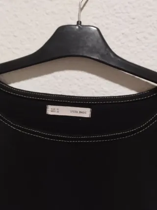 Camiseta manga larga negra con botones