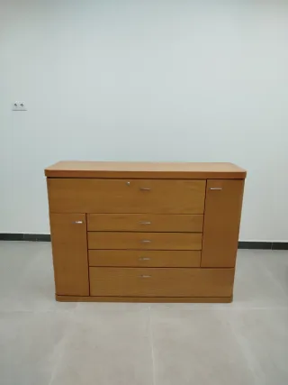 Cómoda de madera