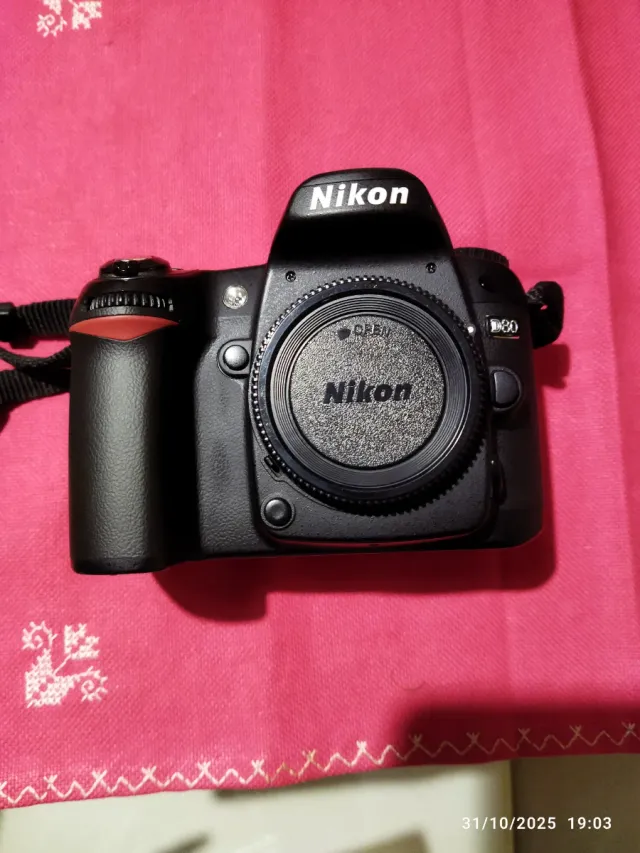 Cámara Nikon D80 Negra