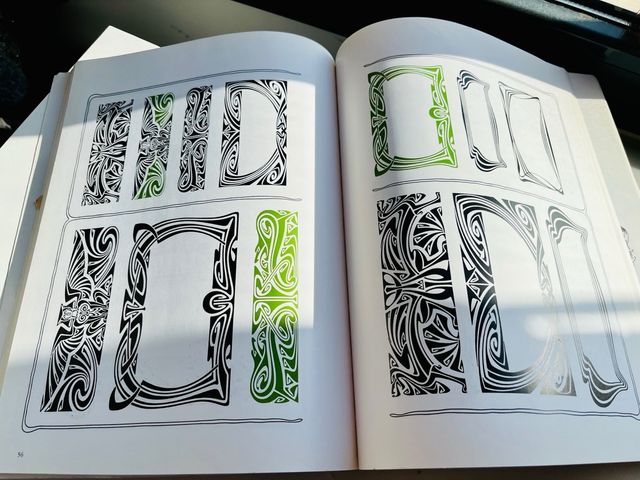 Graphic ornaments 1900