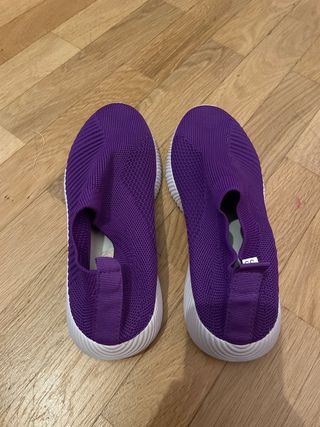 Scarpe da ginnastica viola traspiranti