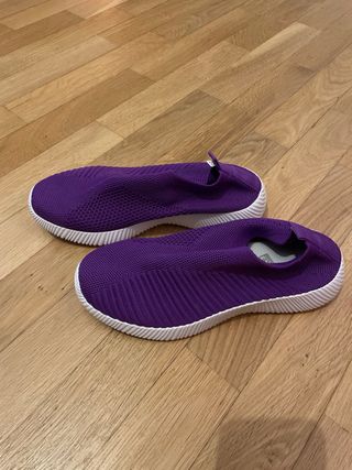 Scarpe da ginnastica viola traspiranti