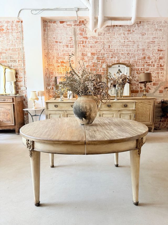 Mesa oval extensible estilo francés