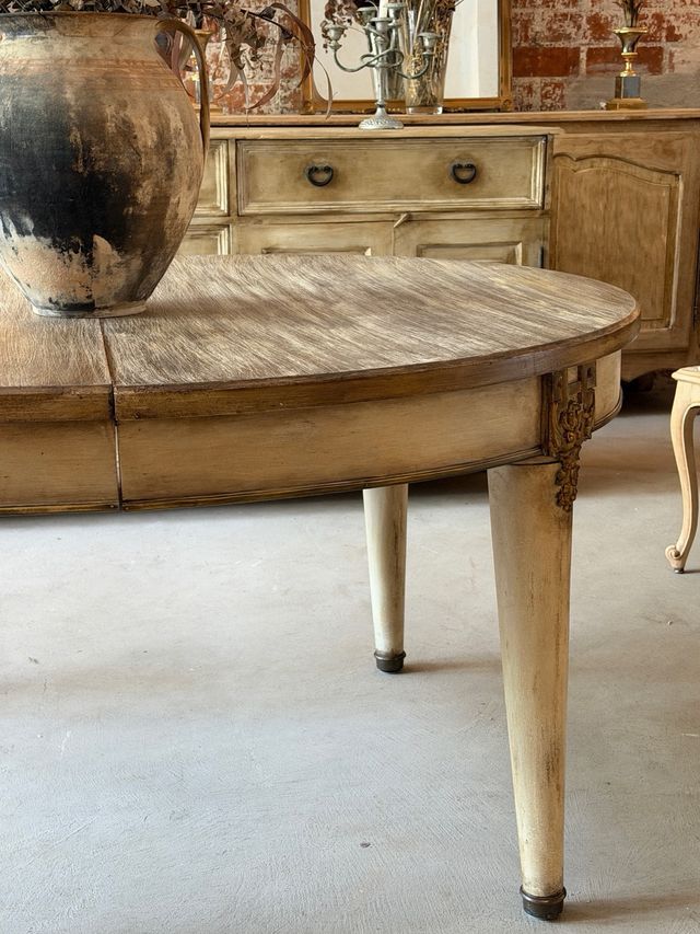 Mesa oval extensible estilo francés