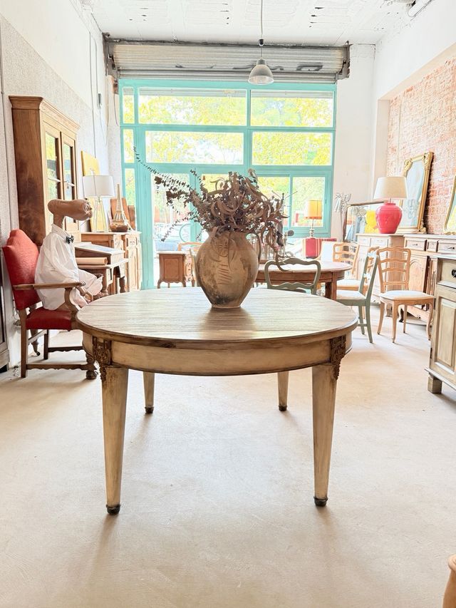 Mesa oval extensible estilo francés