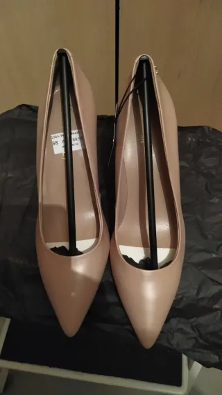 Zapatos de tacón Martinelli rosa.