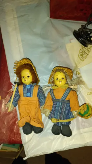 Set di 2 bambole antiche in ceramica