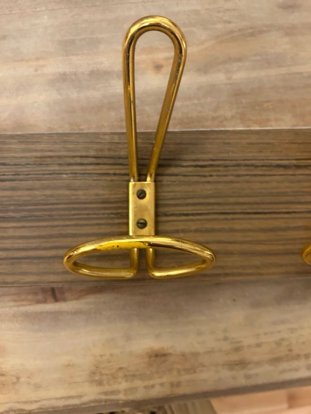 Perchero vintage madera y metal dorado