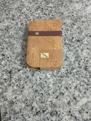 Set de manicura marrón y dorado