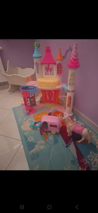 Castello Barbie, cavallo e roulotte