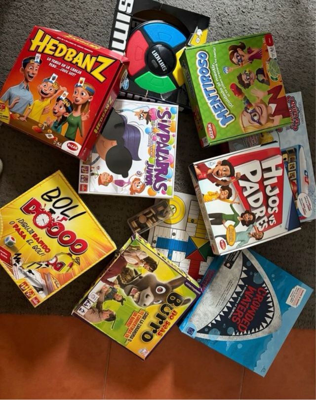 Juegos de mesa! quién es quién y parchís con damas