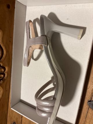 Sandalias de fiesta piel plateadas talla 39