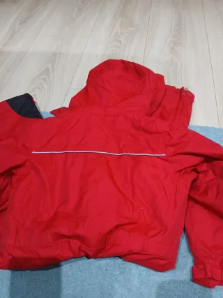 Traje de nieve rojo talla 4-5 años