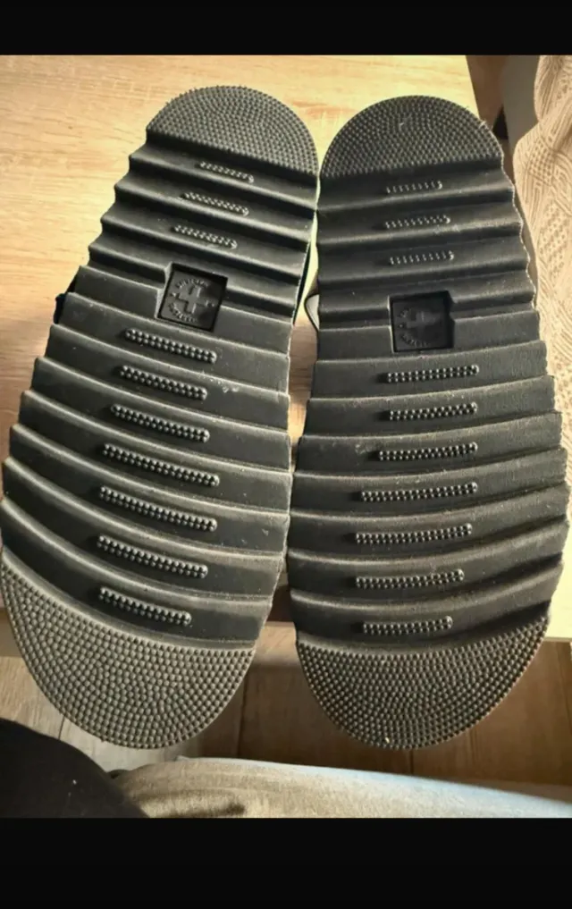 Sandalias Dr. Martens Negras