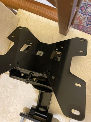 Staffa a muro Munari per TV