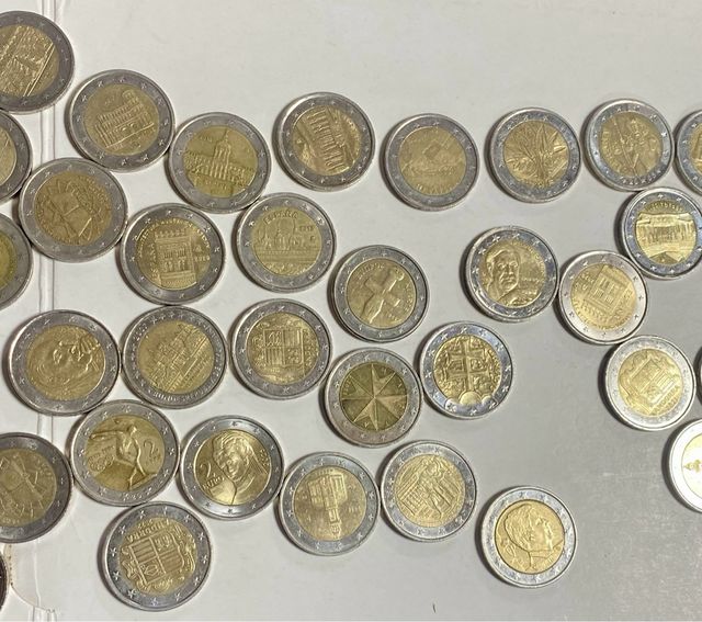Lote de Monedas de 2 Euros diferentes países.
