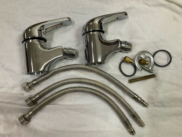 Grifos para baño (2 unidades)