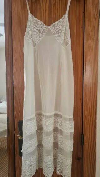 Camisón blanco de encaje