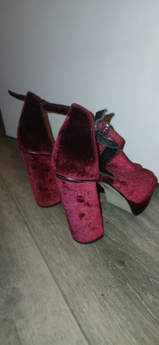 Zapatos tacón burdeos terciopelo