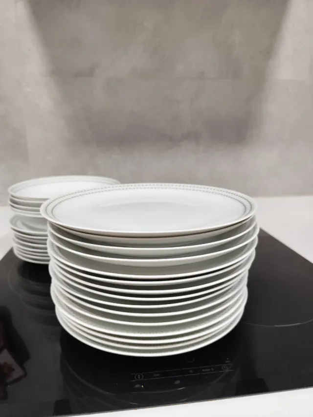 Vajilla cerámica azul y blanca