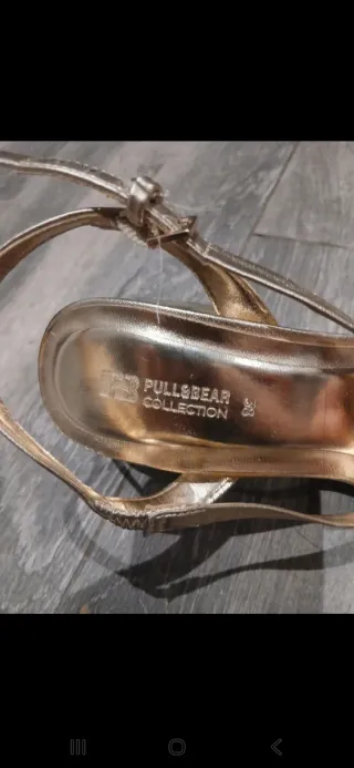 Sandalias doradas tacón tiras finas