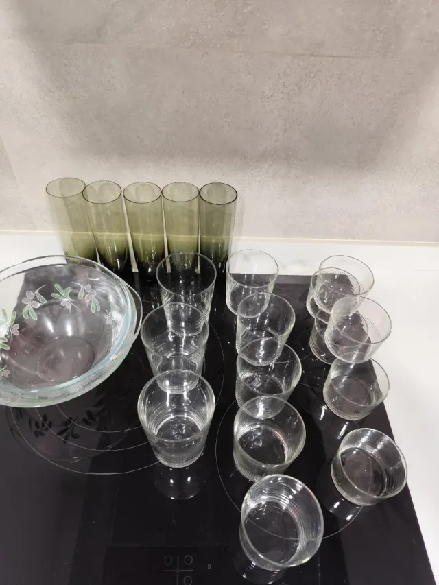 Juego de vasos y bol de cristal