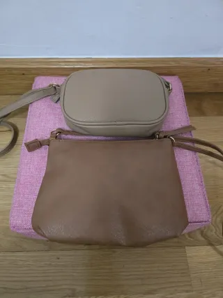Lote de cuatro bolsos. 4,70 EUROS