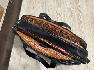 Bolso Caminatta Mujer, negro, beige y verde.