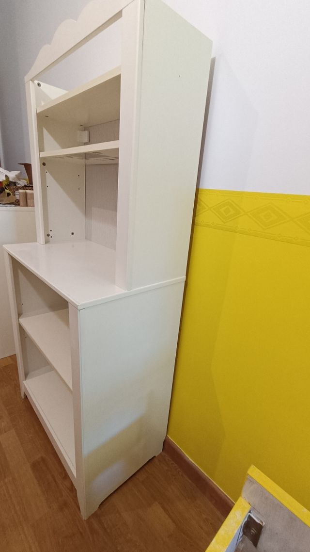 Estantería cambiador bebé IKEA