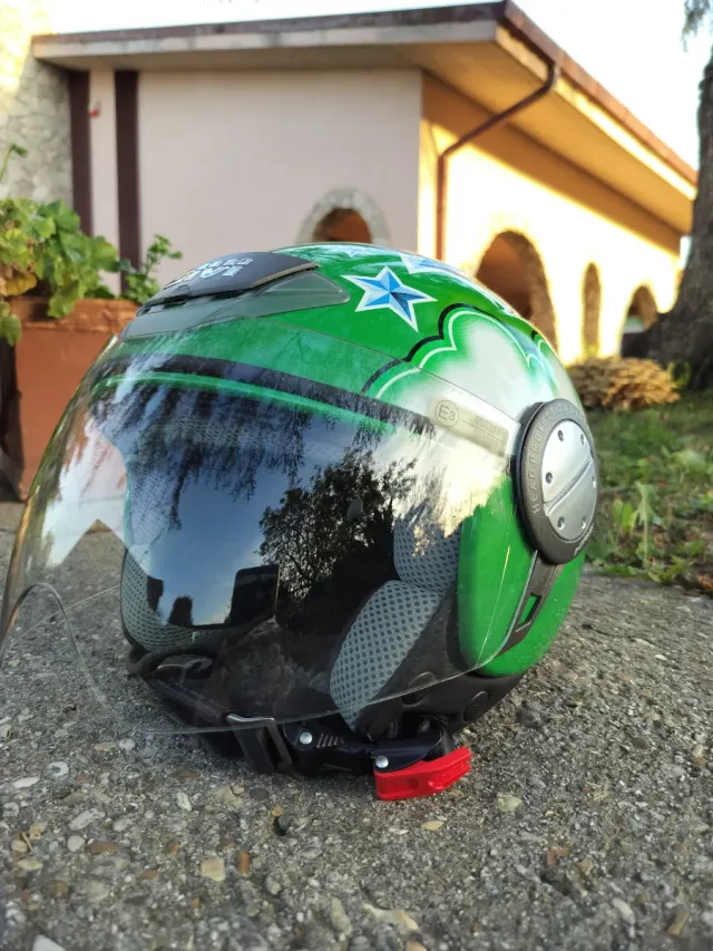 Casco Moto Verde GIVI