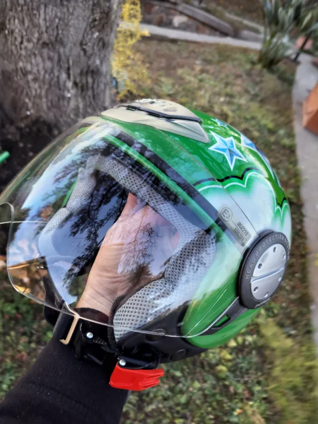 Casco Moto Verde GIVI