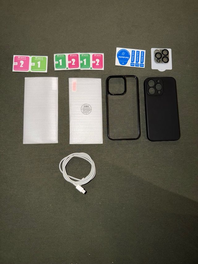 Accesorios iPhone 13 Pro: Funda Protector y Cable