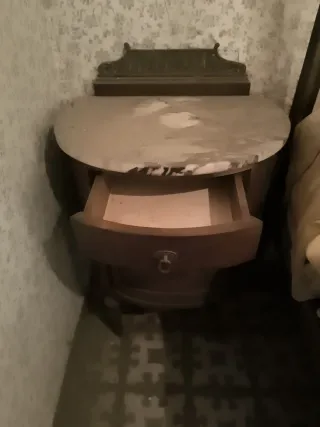 Conjunto de dos Mesitas de noche antiguas