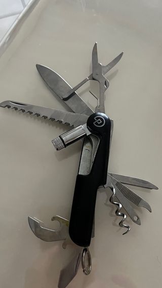 Coltellino multiuso Collistar 11 pezzi con torcia 