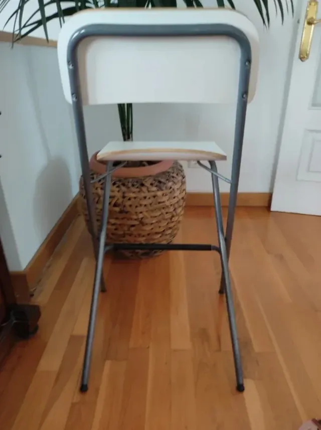 Taburete alto Ikea Franklin blanco y gris
