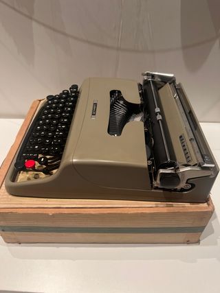 Olivetti Lettera 22 Macchina Scrivere Vintage