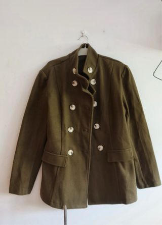 Chaqueta verde militar botones