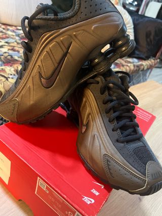 Nike Shox R4 Negro/Marrón