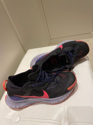 Zapatillas Trail Nike Gore-Tex Negras Rosas