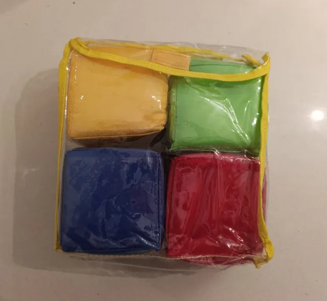 Juego de dados infantiles con bolsillos